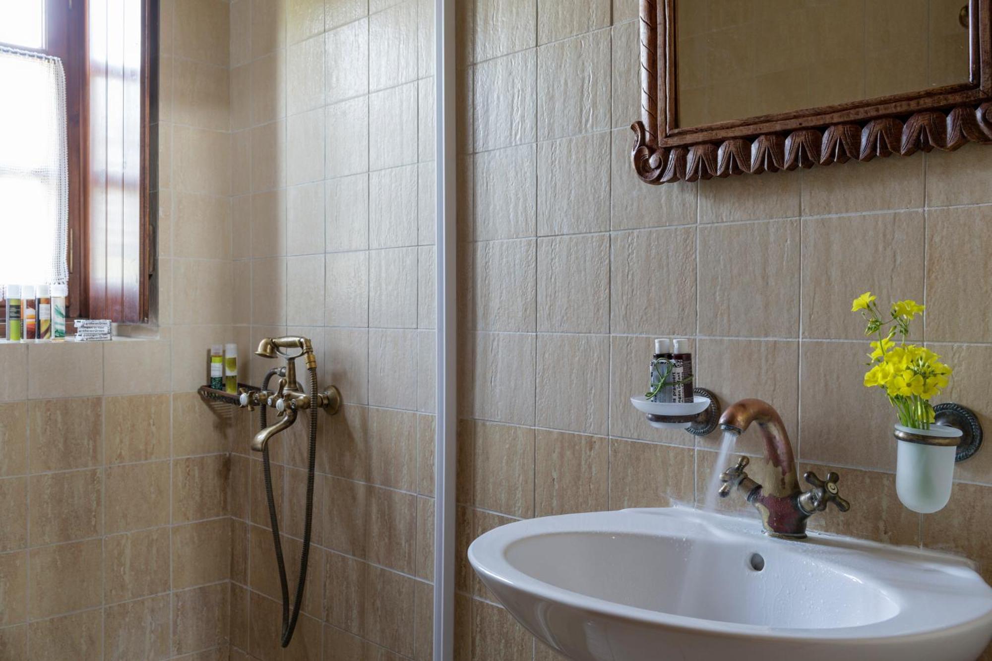 Agroktima Guest House เลโอนีดีออน ภายนอก รูปภาพ